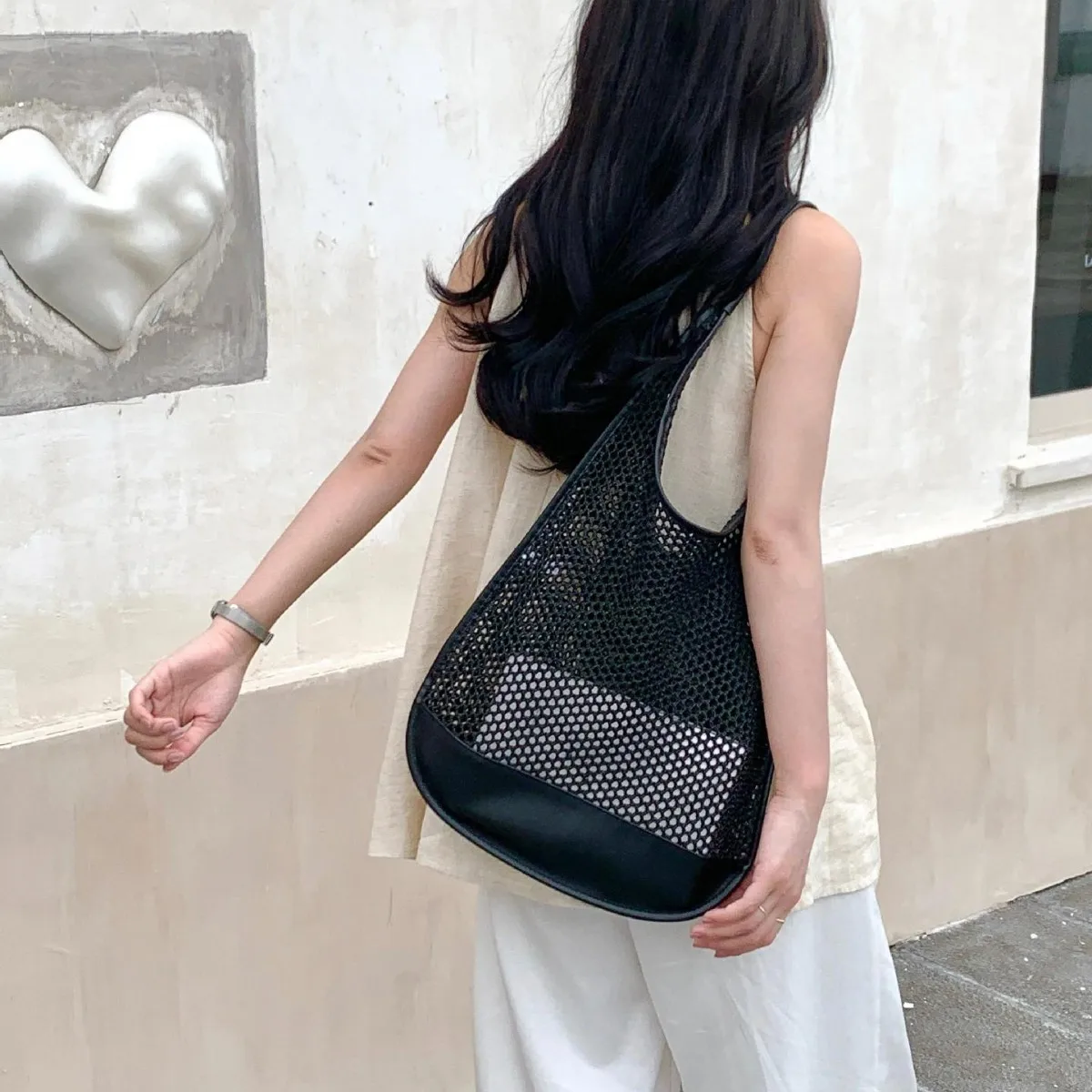 

Large Capacity Hollow Out Shoulder Bag Women Weaving Fashion Versatile New Handbag Casual Luxury Designer Tote Bags Mesh Trendy