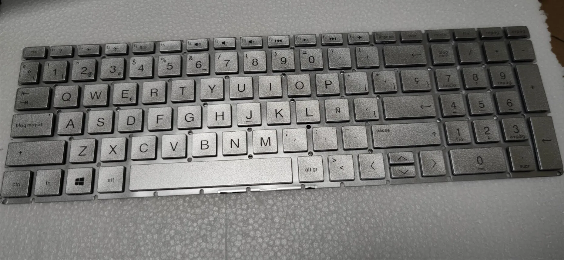 

NEW For HP 15-db 15-dw 15-du 15s-du 15-dy TPN-C139 Keyboard spanih No Backlit silver