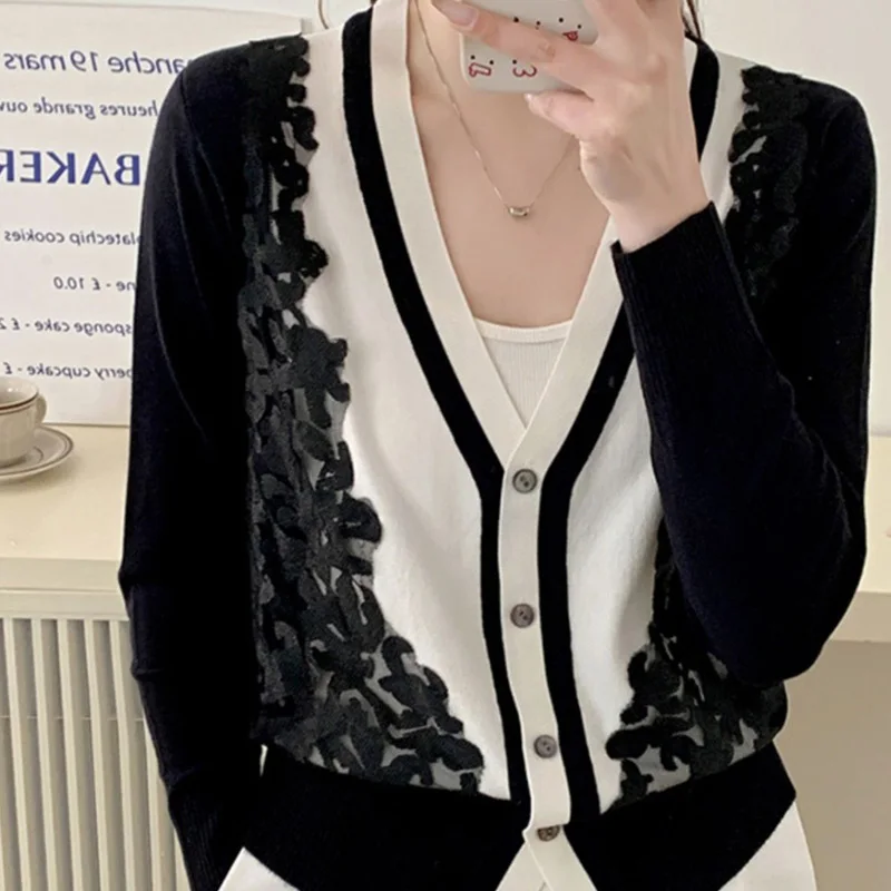 Autumn New Temperament Patchwork Lace V-neck Long Sleeve Knitting Cardigan Ladies Fashion Net Yarn Buttons Sweater Coat Femme