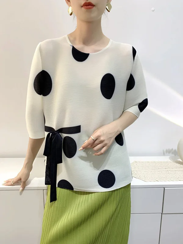 

Summer Polka Dot T-irt Women's Loose Elastic Slimming Meat Covering Folded up Top Mommy's Faion round Ne ort Sve