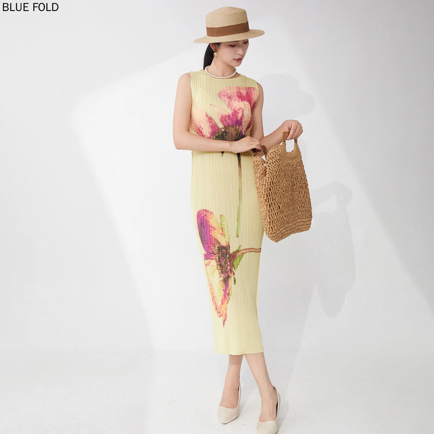 Vestido básico Miyake estilo maduro e sofisticado exude luxo leve e charme de férias vestido elegante e moderno