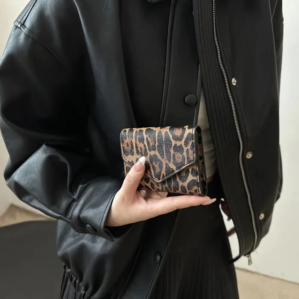 Change Bag Elegant Leopard Short Wallet PU Leather Card Holder Envelope Clutch Bag Handbag Korean Style Coin Purse Female