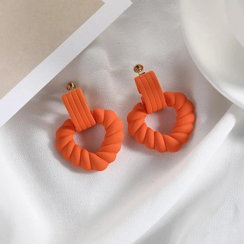 Fashionable Luxury Acetate Heart Painted Earrings for Women Simple Versatile Minimalist Jewelry Accessory Trendy Small-Batch