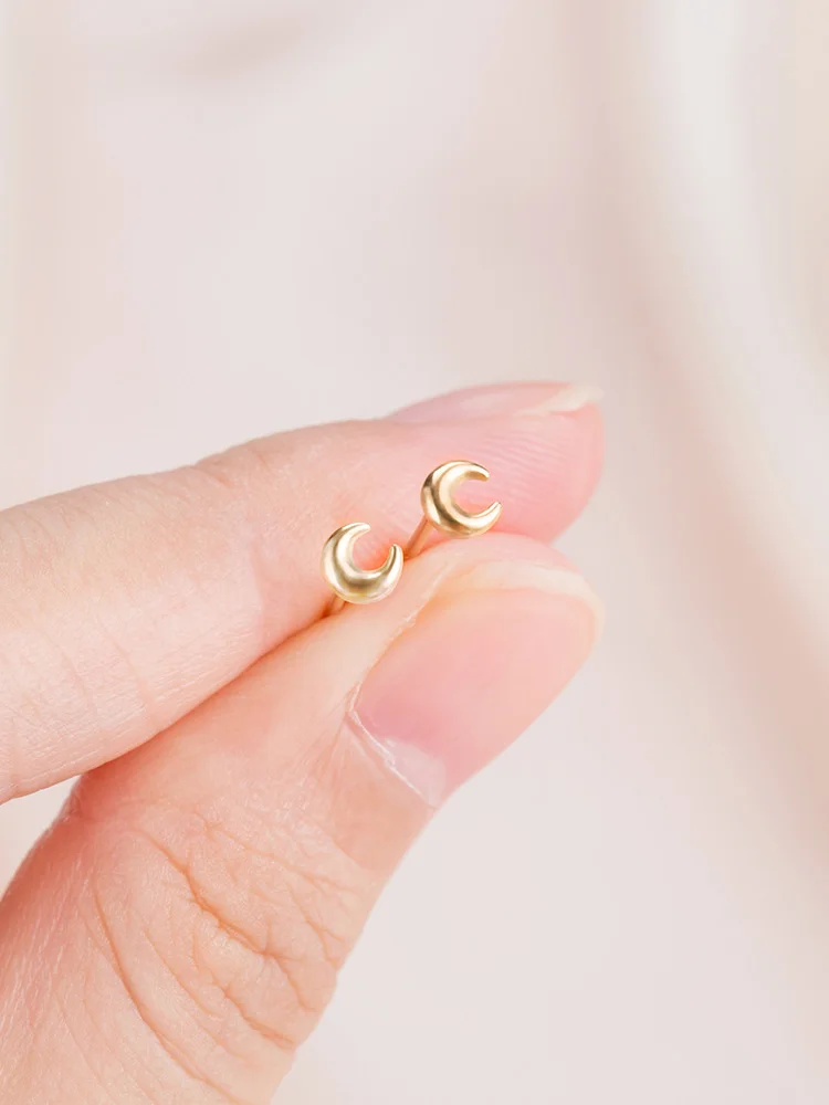 14K Anting-Anting Telinga Bulan Mini Emas Solid Au585 Anting-Anting Tindik Telinga Elegan Sense Desain Ceruk Wanita