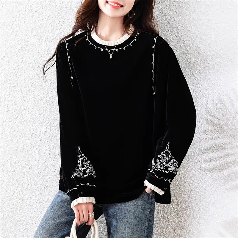 

Весенняя коллекция большого размера 2025: футболки с вышивкой, черно-белые толстовки и топы с длинными рукавами. | Приятная для мамы женская мода G