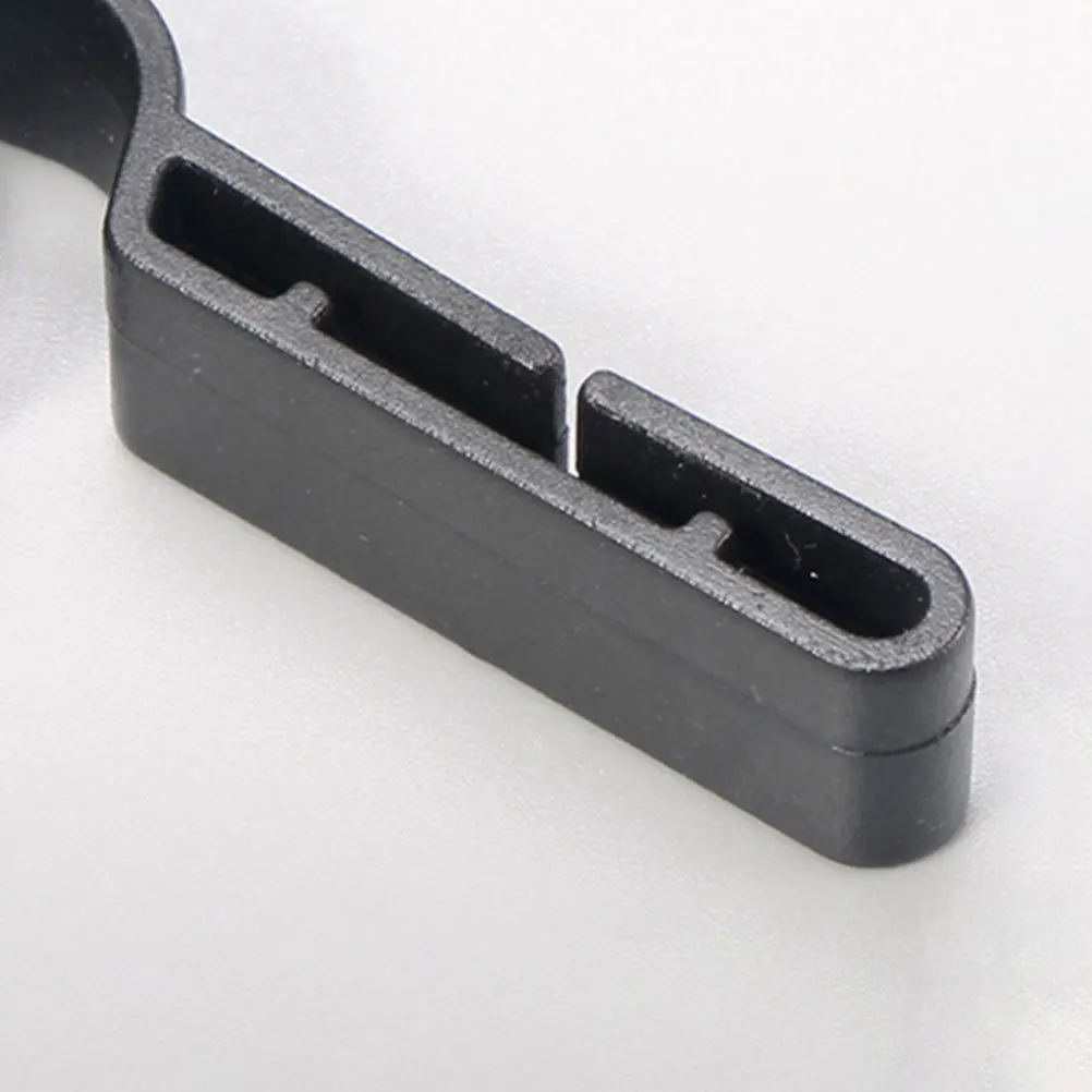 24 Buah Klip Lampu Depan Helm Keras Klip Kait Anti Selip untuk Keselamatan Berkendara Malam Hari Aksesori Plastik Tahan Lama untuk Topi