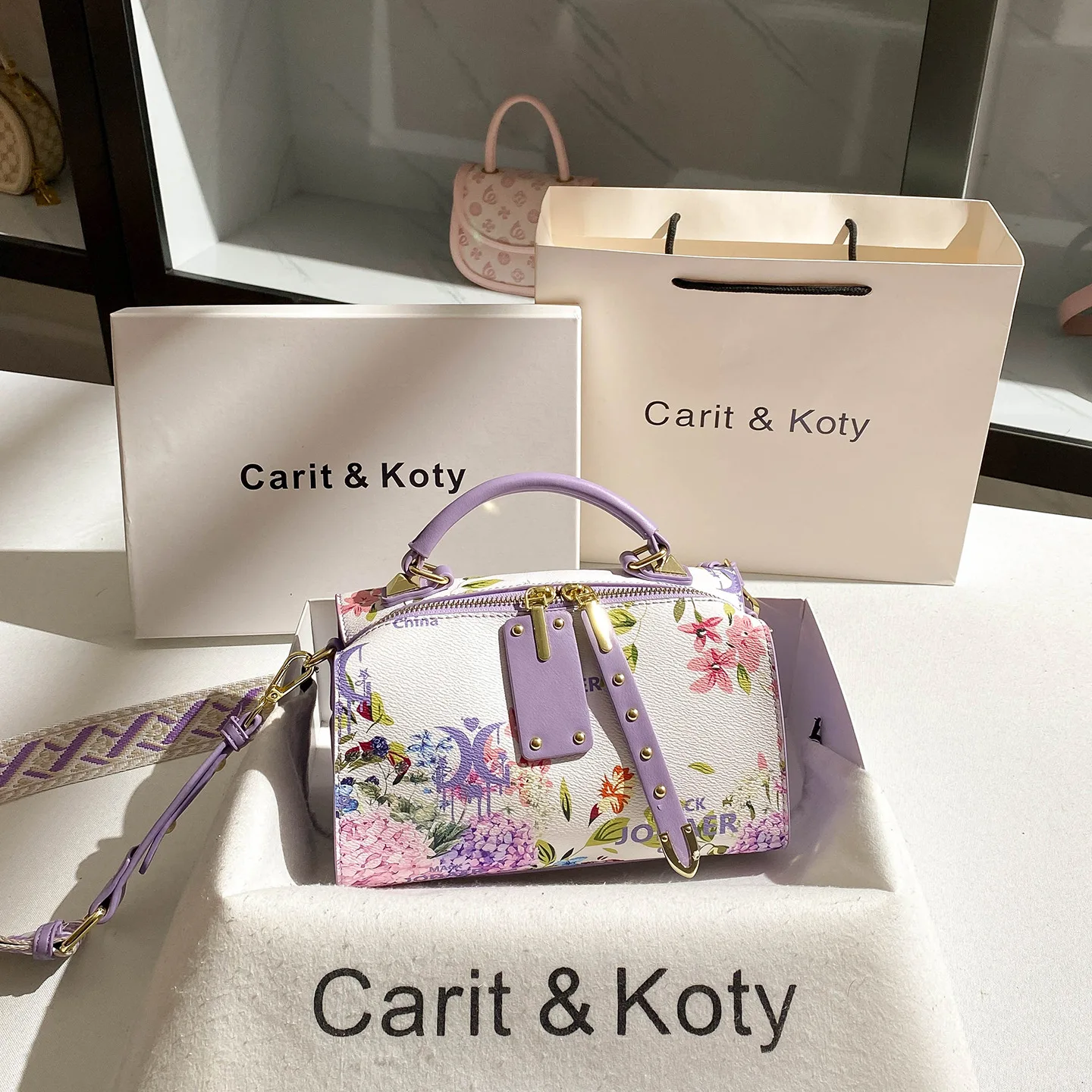 

Trendy Minimalist Classic Diaper Bag For Women Fashionable Leather Tote With Vintage Luxury Style And Crossbody Messenger