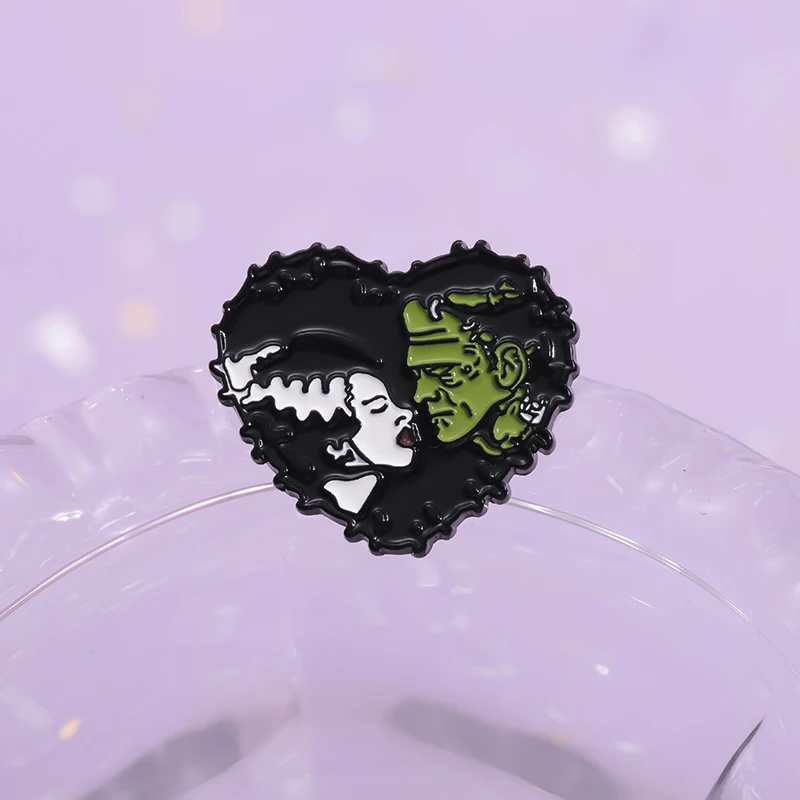 Heart Shape Collection Enamel Pins Love Yourself Brooches Be Kind Badge Horror Babe Jewelry Gift for Friends