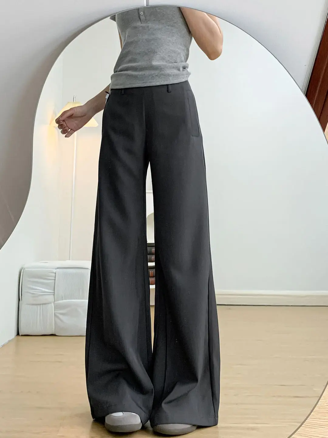 

Женские брюки Bla Tailored Micro Flared с высокой талией, облегающие, струящиеся, повседневные, для осени 2026