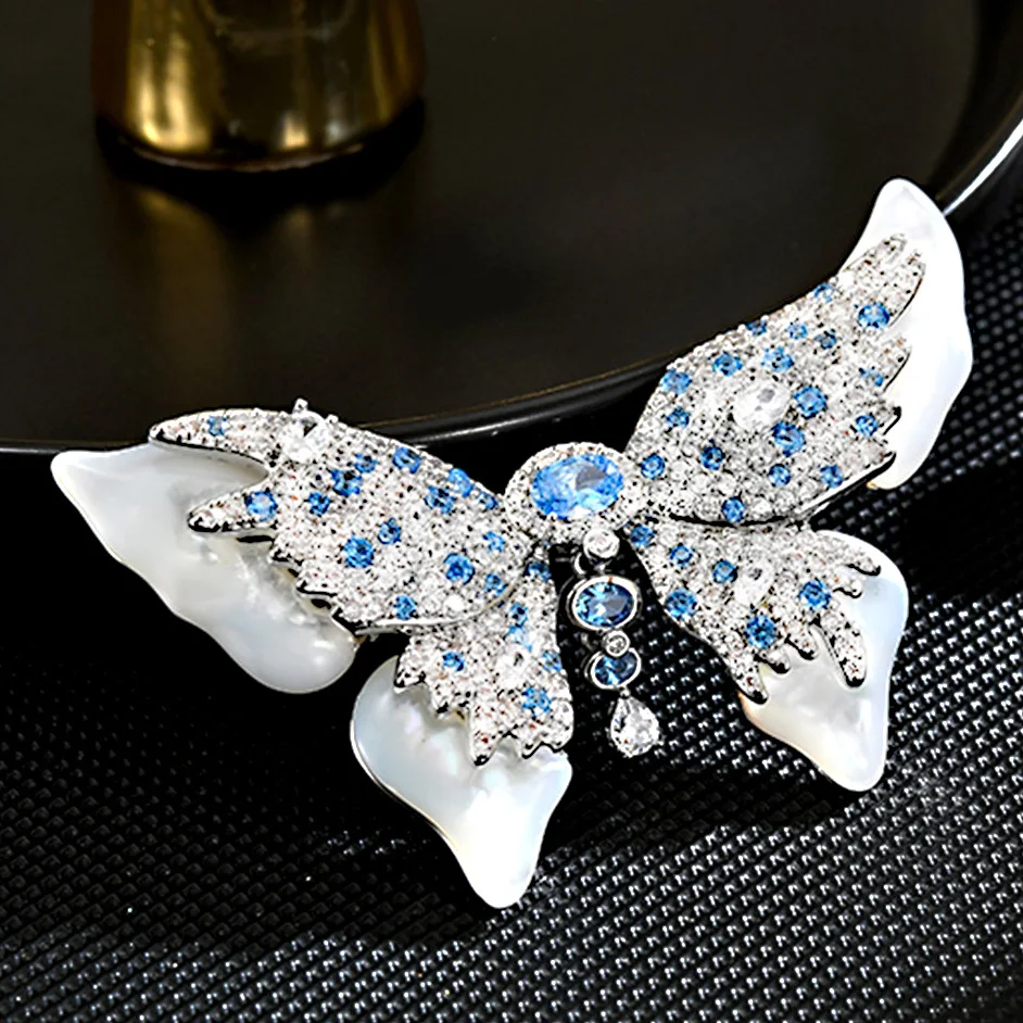 

Роскошная перламутровая брошь для тяжелой промышленности с микроинкрустацией цирконом, синяя бабочка, элегантный дизайн насекомых, женская брошь, аксессуар на булавке