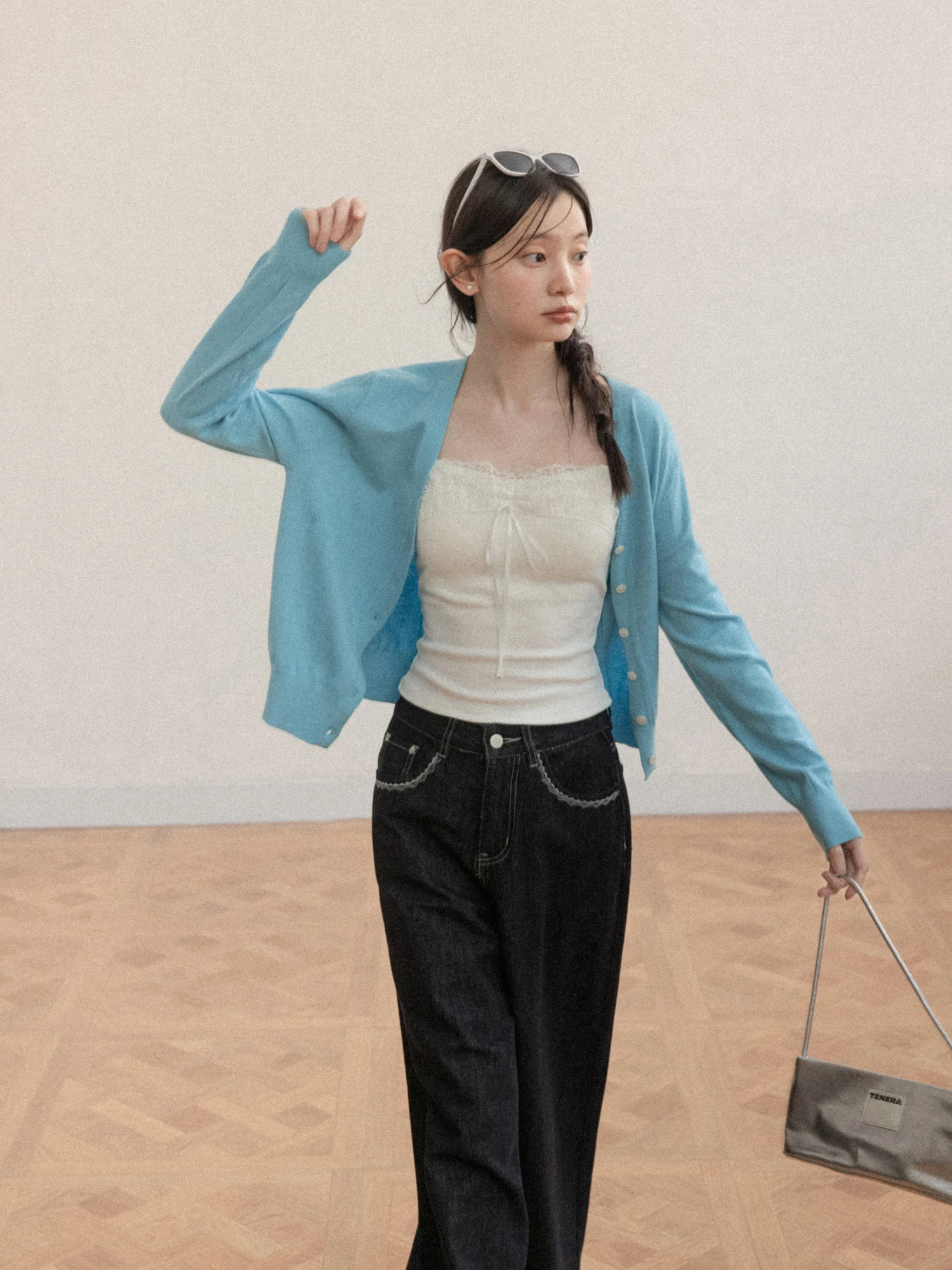 

Синий вязаный кардиган с V-образным вырезом, женский, приталенный, тонкий, весна 2026, повседневный, однотонный, с длинными рукавами, стандартной длины