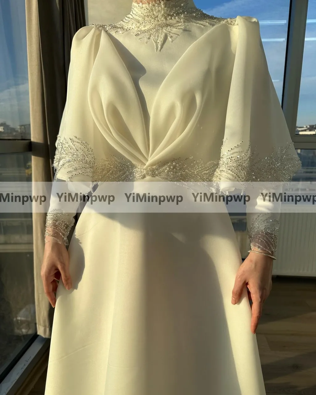 2024 New Wedding Dresses for Hijab Women Muslim Bridal Gowns High Neck Long Sleeves A Line Appliques Beading Sequined Pleats