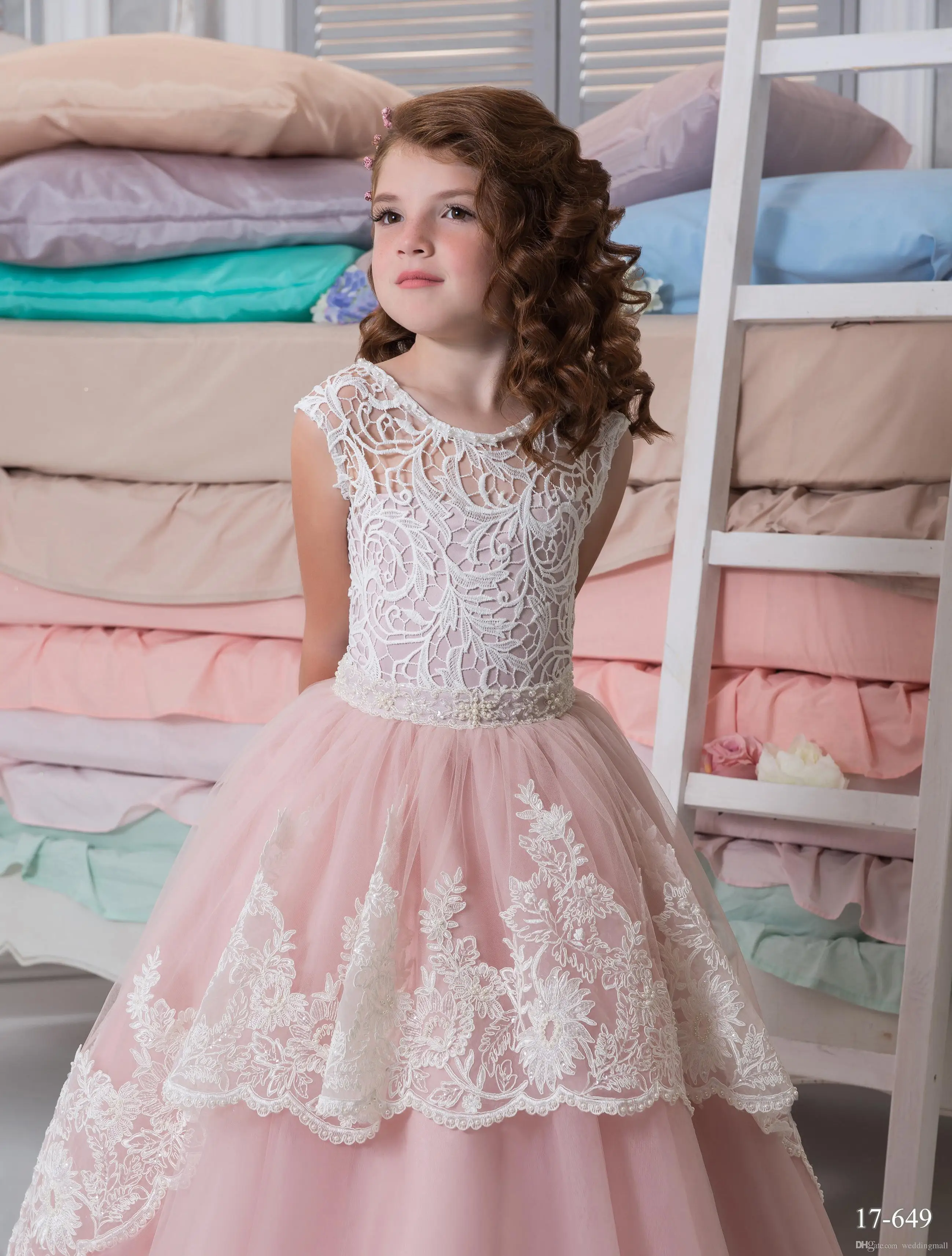 

Flower Girl Dresses luxurious Sleeveless Tulle Lace Applique Weddings Kids Evening Gowns First communion Dresses