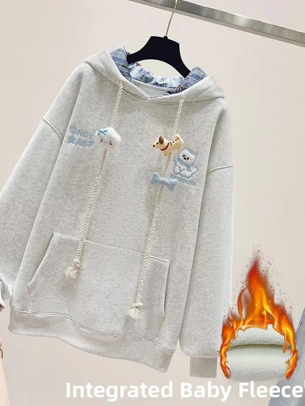 

Korean Chic Cute Doll Pendant Hoodie Women's Autumn Winter Loose Sweet Anti-Aging Super Beautiful Fleece Upper Body