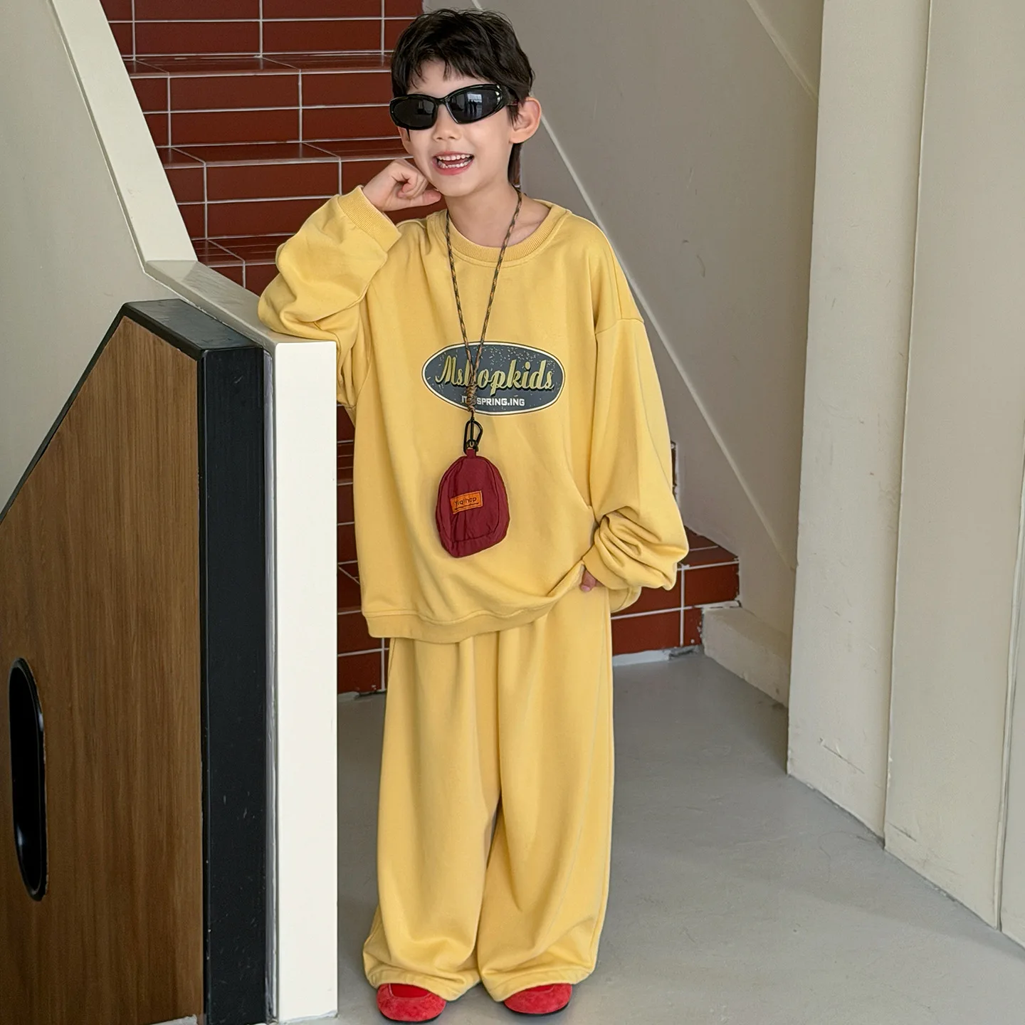 

Spring Boys Korean Style Loose and Casual Two Piece Set 2026 New Children Clothing Boys Fashionable Printed Sweatshirt Set