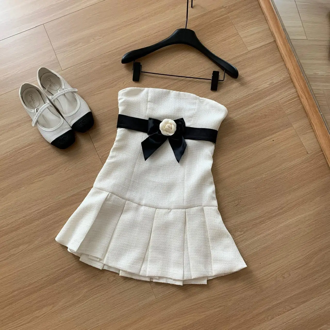 Elegant Fashion White Women 2023 Summer Hotsweet 3D Flower Slim High Waist Strap Pleats Dress