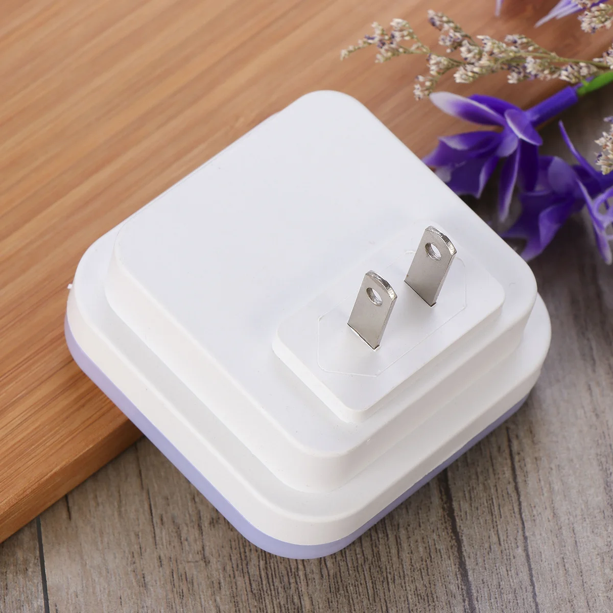 

2Pcs Smart LED Sensor Night Light Plug in Dusk to Dawn Auto on Off Energy Saving Night Lamp for Bedroom Baby Room Kitchen