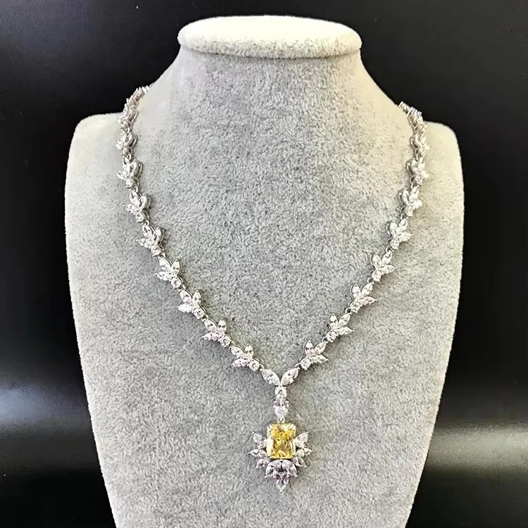 

Luxury Inlaid Cubic Zirconia Pendant Necklace Accessories Party 925 Sterling Silver Goose Topaz Necklace