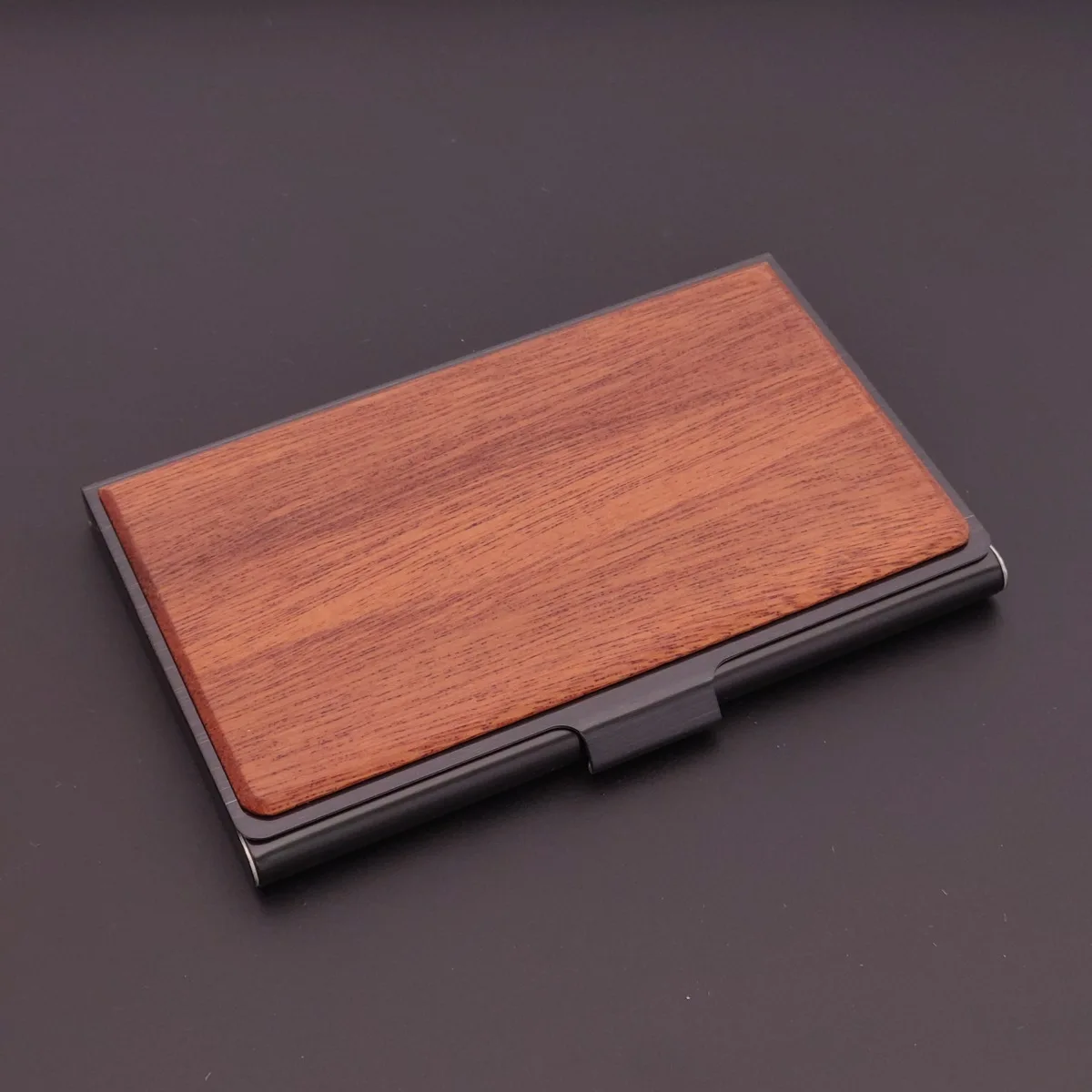 Hochwertige Holz-Metall Visitenkartenbox Maßgefertigter Walnuss-Clip Praktischer Kreditkartenhalter Personalisierter Clip Firmengeschenk – Detail 12