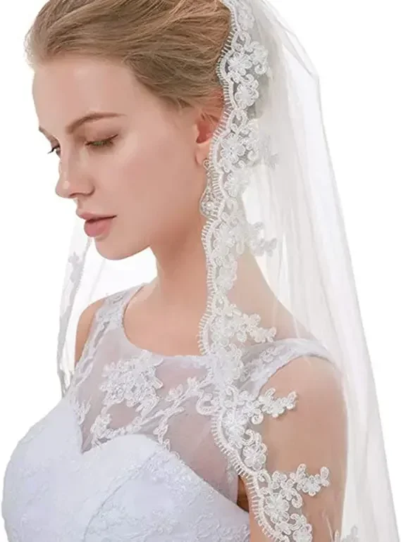 vestido de noviaBridal Veil Fingertip Length 1 Tier Floral Embroider Lace Edge Wedding Veil with Comb