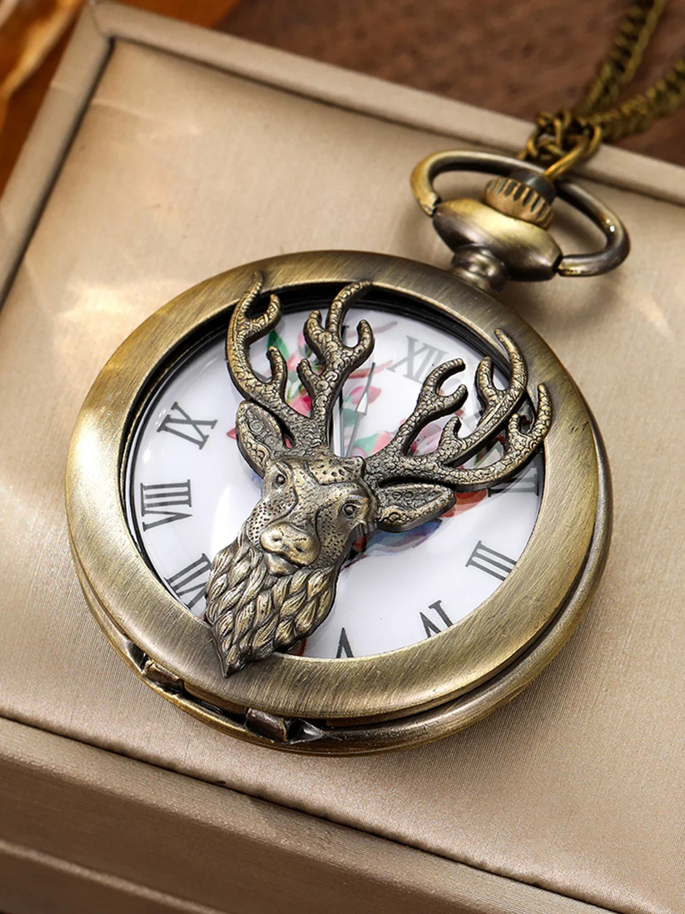 Chinese style retro pocket watch, alloy quartz antique watch, deer pattern large pocket watch