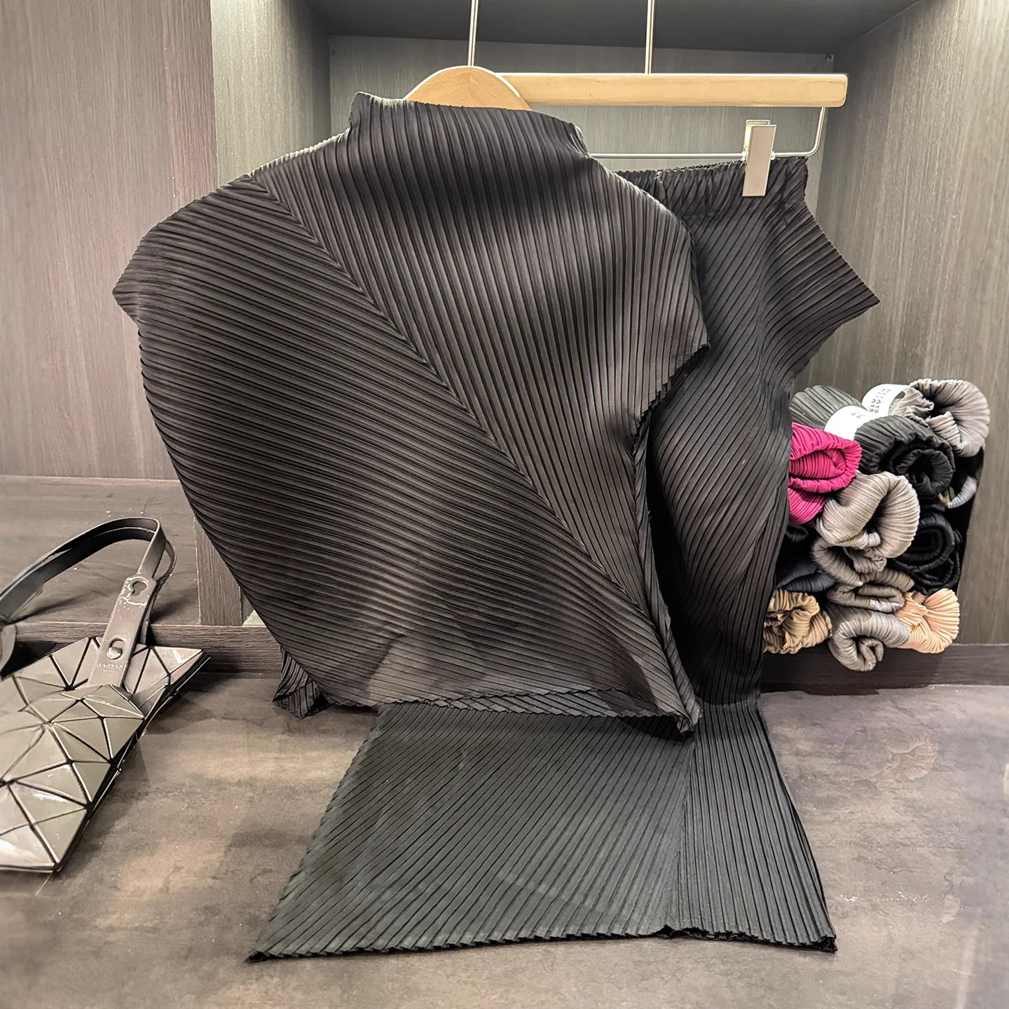 Miyake Pleated Niche Design Irregular Solid Color Fashion Runway Stand Up Collar Versatile T-shirt Elastic Waist Two-piece Set