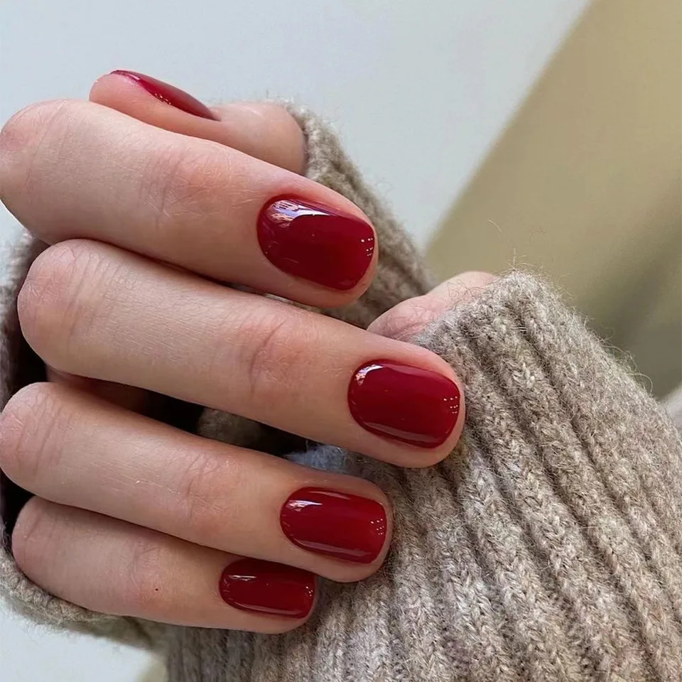 24 piezas uñas postizas de color sólido cortas cuadradas brillantes oscuras, desmontables para otoño e invierno 3