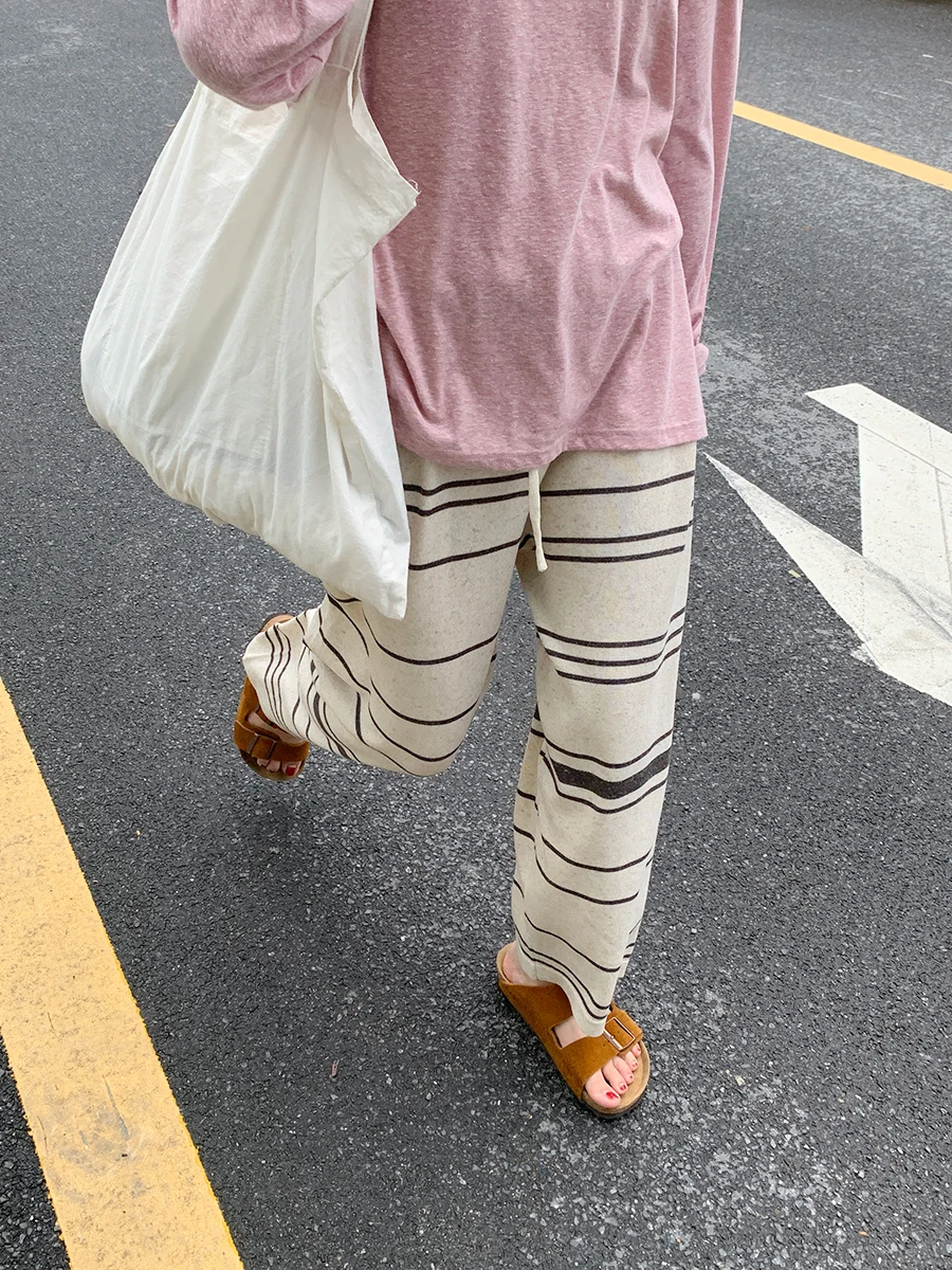 

Весенне-осенние льняные брюки в полоску темно-серого и бежевого цвета, женские, свободные, с эластичным поясом, широкие штанины, укороченные, повседневные