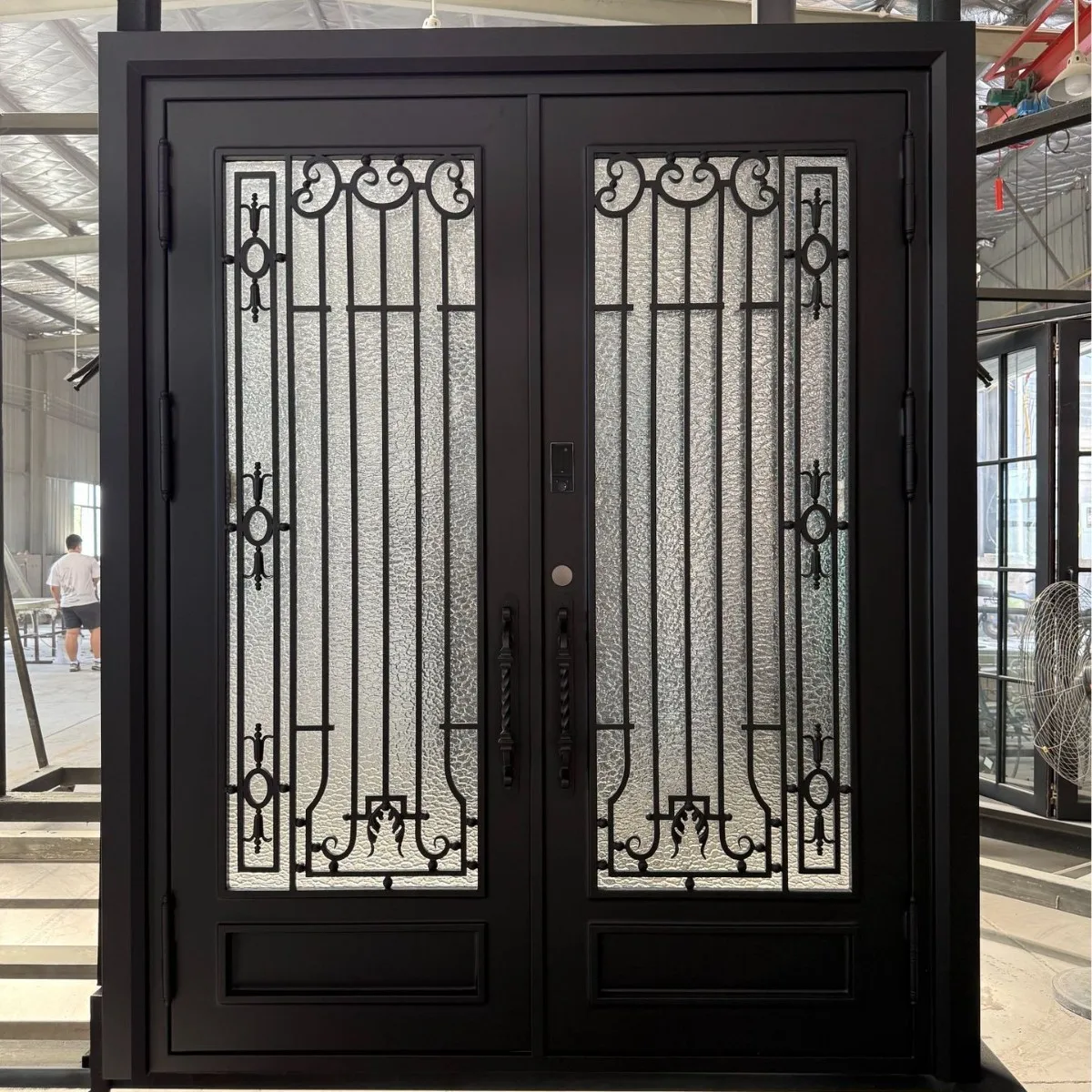 Customized Chinese-style villa courtyard wrought iron double door, villa rural self-built house anti-theft door