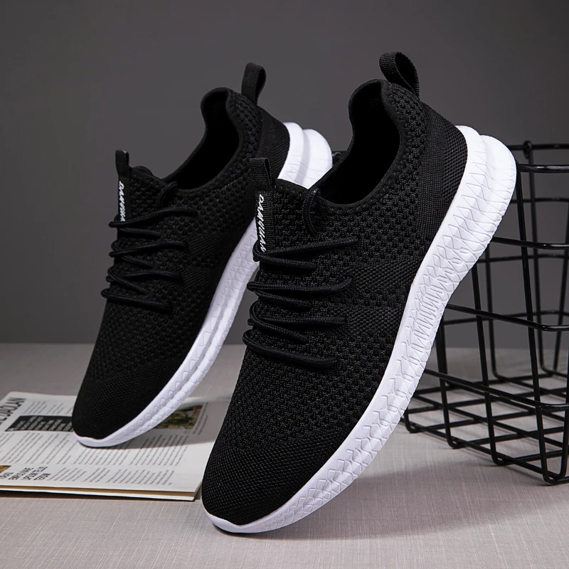 Fujeak Light Casual Men\'s Sneakers Breathable Mesh Anti-slip Running Shoes Plus Size Fashion Classic Solid Colour Men\'s Shoes