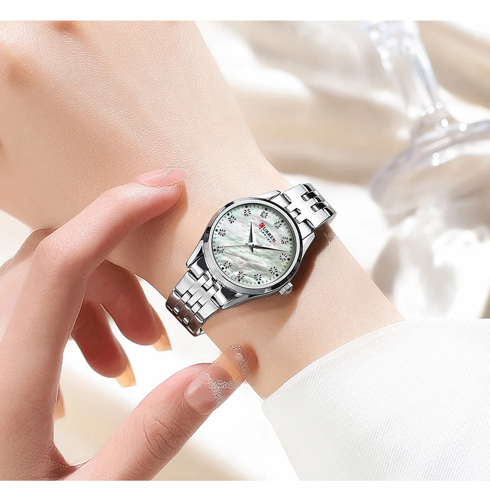 CURREN Damenuhr mit zweifarbigem Edelstahlarmband, 28-mm-Zifferblatt mit Strassmarkierungen, schimmerndes Muschelzifferblatt, elegante Idee – Detail 8
