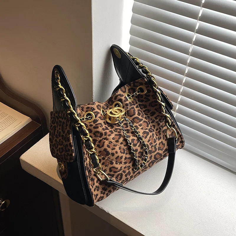 

2025 Bucket Bag, Fashion Shoulder Purse for Women, Chic Commuter Crossbody, Casual Day to Night Tote, Textured Sling Bag