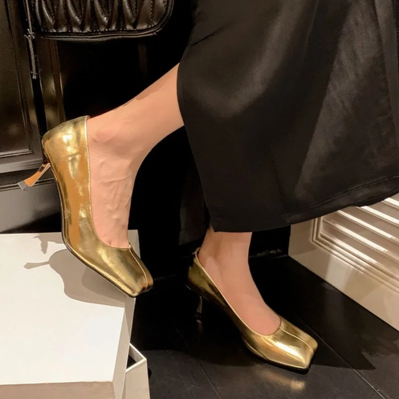 

Niche Square-toed Shallow-mouthed Thin-heeled Single Shoes 2025 Autumn and Winter New Temperament Slip-on Slim Women's Shoes