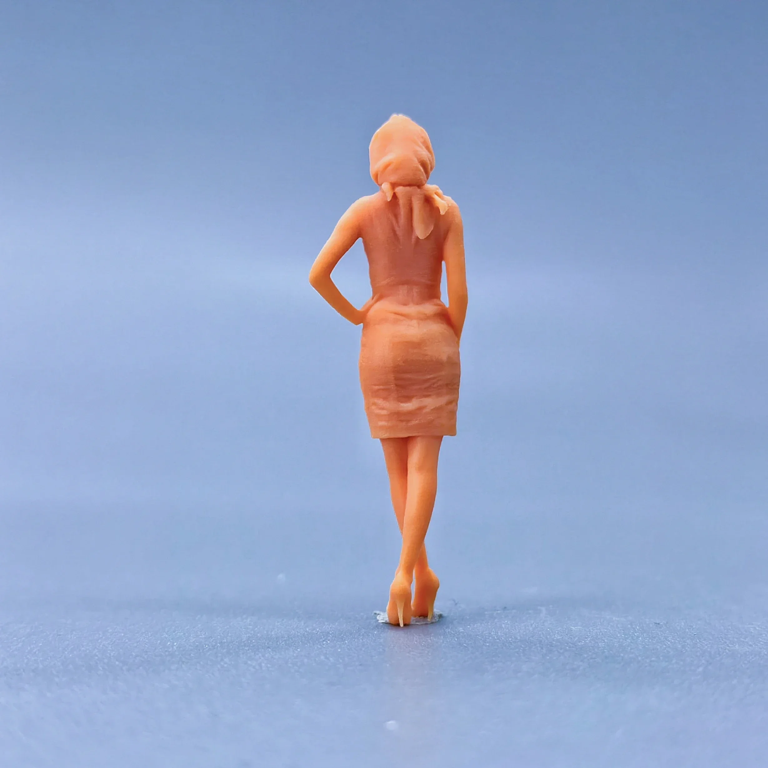 1/64 1/43 Beeldjes Schaalmodel Hars Vrouwen In Korte Rokken Ongekleurde Miniaturen Diorama handgeschilderde L133