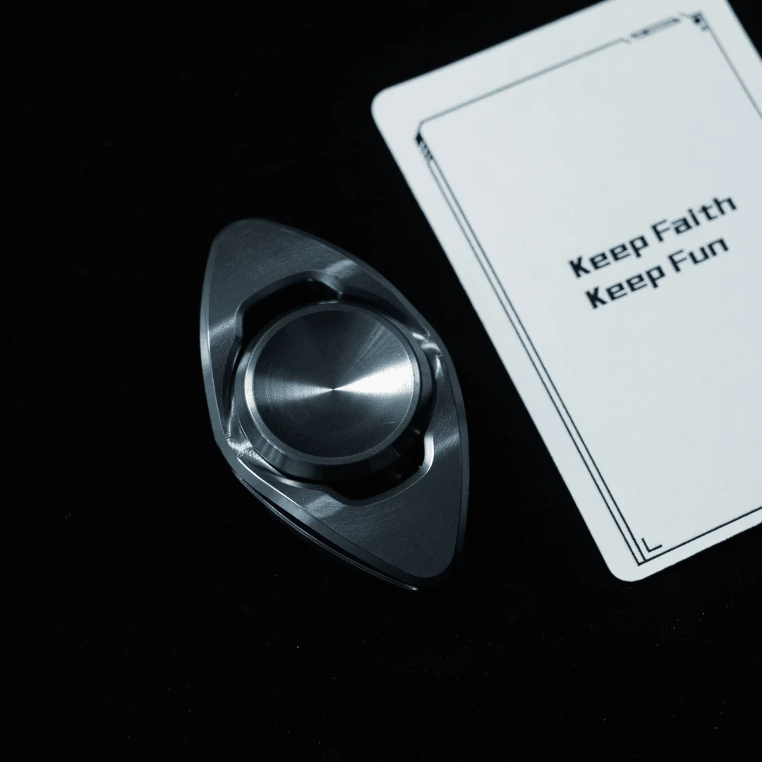 ฟีธ อีดีซี ดีไซน์ดั้งเดิม สกายไลน์ ฟิดเจ็ตสปินเนอร์แบบสองใบพัด ฟิดเจ็ตสปินเนอร์แบบกดเพื่อความรู้สึกผ่อนคลาย แกดเจ็ตคลายความวิตกกังวลสำหรับผู้ใหญ่