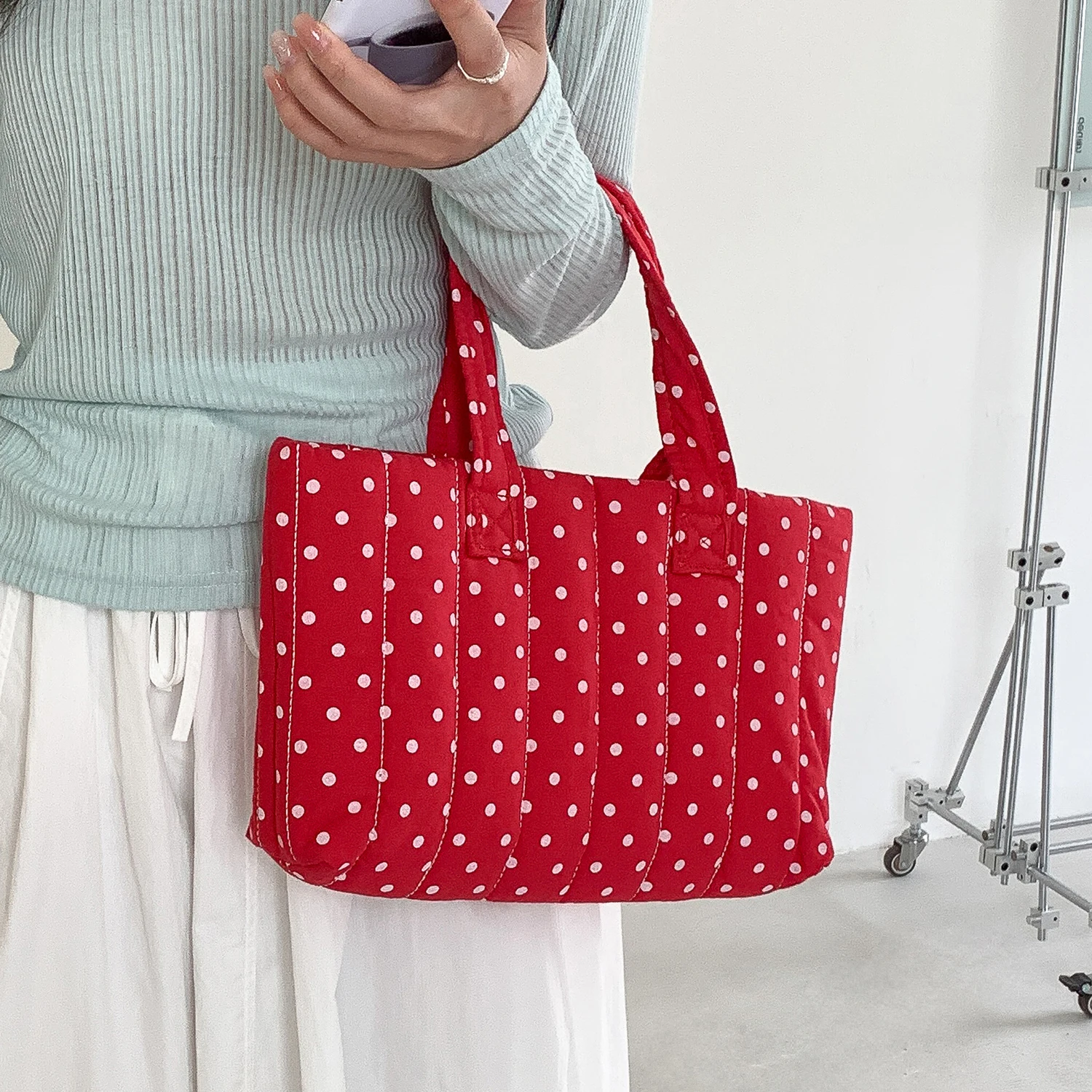 

Korean Fashion Dots Print Tote Bags Solid Fluffy Soft Handle Bags Large Capacity Female Daily Underarm Shoulder Pack Handle Bag