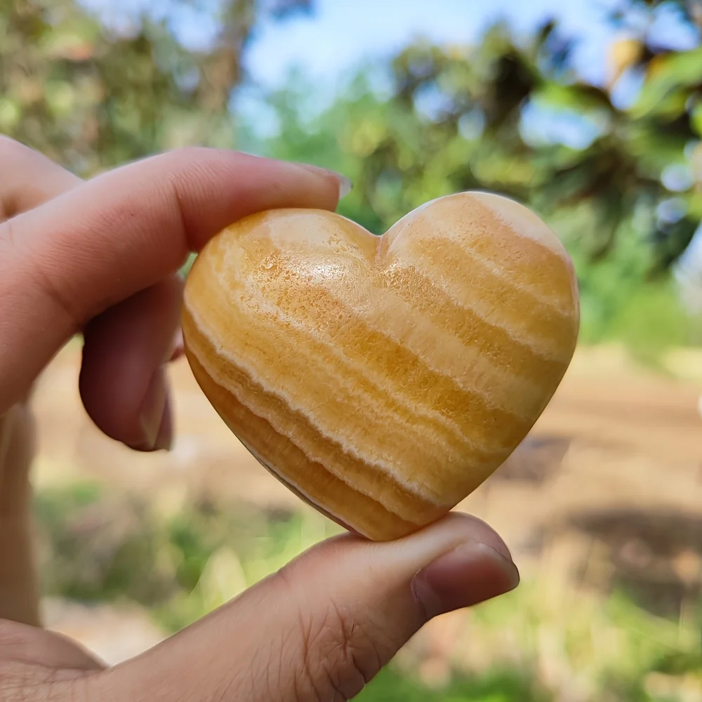 

1pc Polished Yellow Calcite Heart Crystal Stone - Bohemian Style Loose Faux Gemstone for Desk Ornament, Indoor & Outdoor Decor