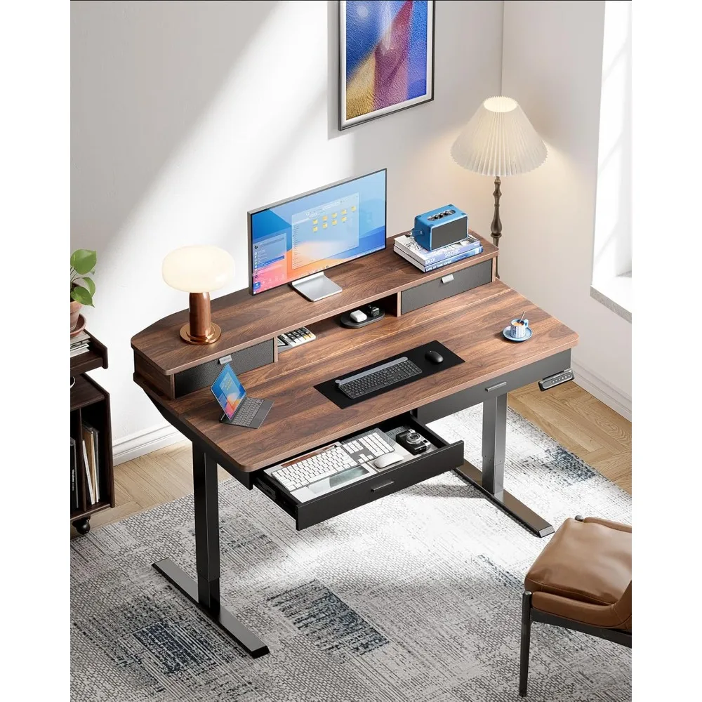 مكتب قائم كهربائي مقاس 55 × 30 بوصة مع أدراج خشبية، ارتفاع قابل للتعديل، حامل مكتب منزلي مع طبقتين، جوز #2