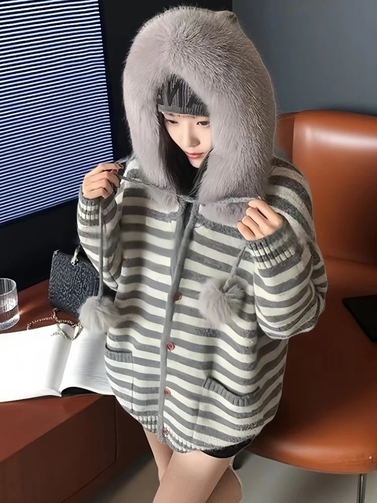 

Женский полосатый трикотаж в корейском стиле, шикарный модный вязаный свитер с меховым капюшоном, шикарное элегантное пальто с длинными рукавами F279