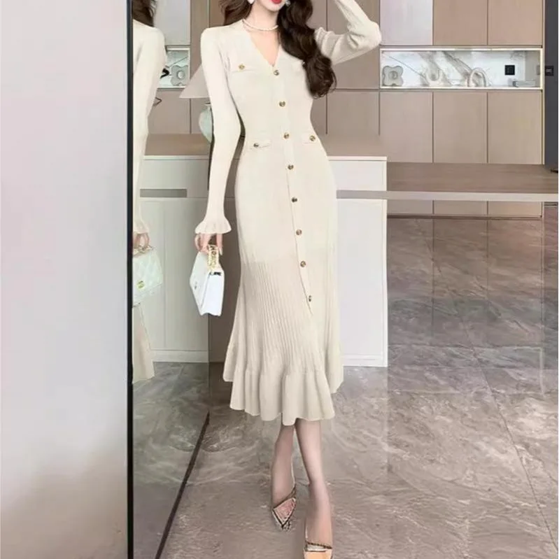 

French Style Socialite Ruffled Dress Autumn and Winter New Women's V-neck Long Sleeved Fishtail Knitted Skirt