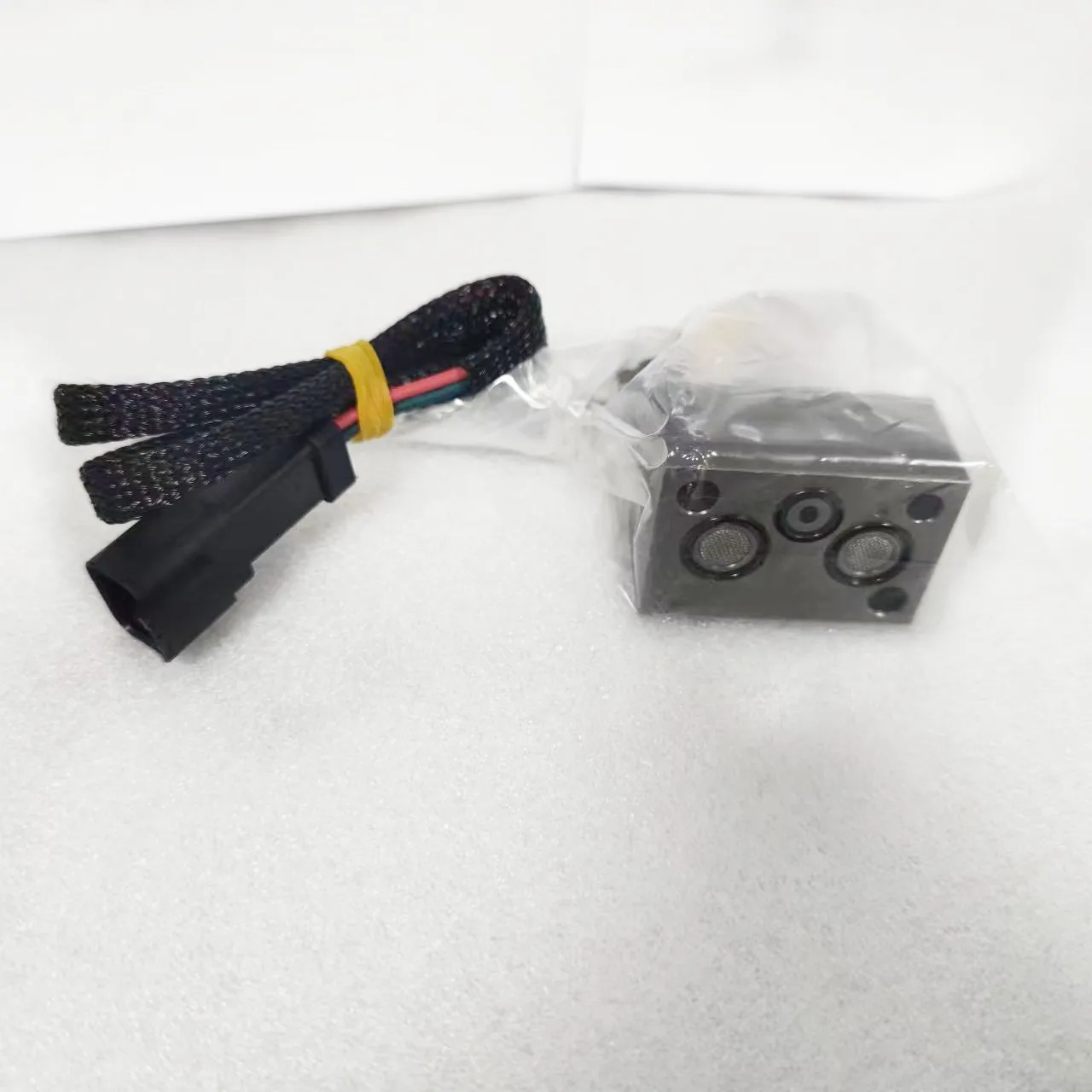 Excavator accessories pc300 pc300-7 solenoid valve 702-21-57500