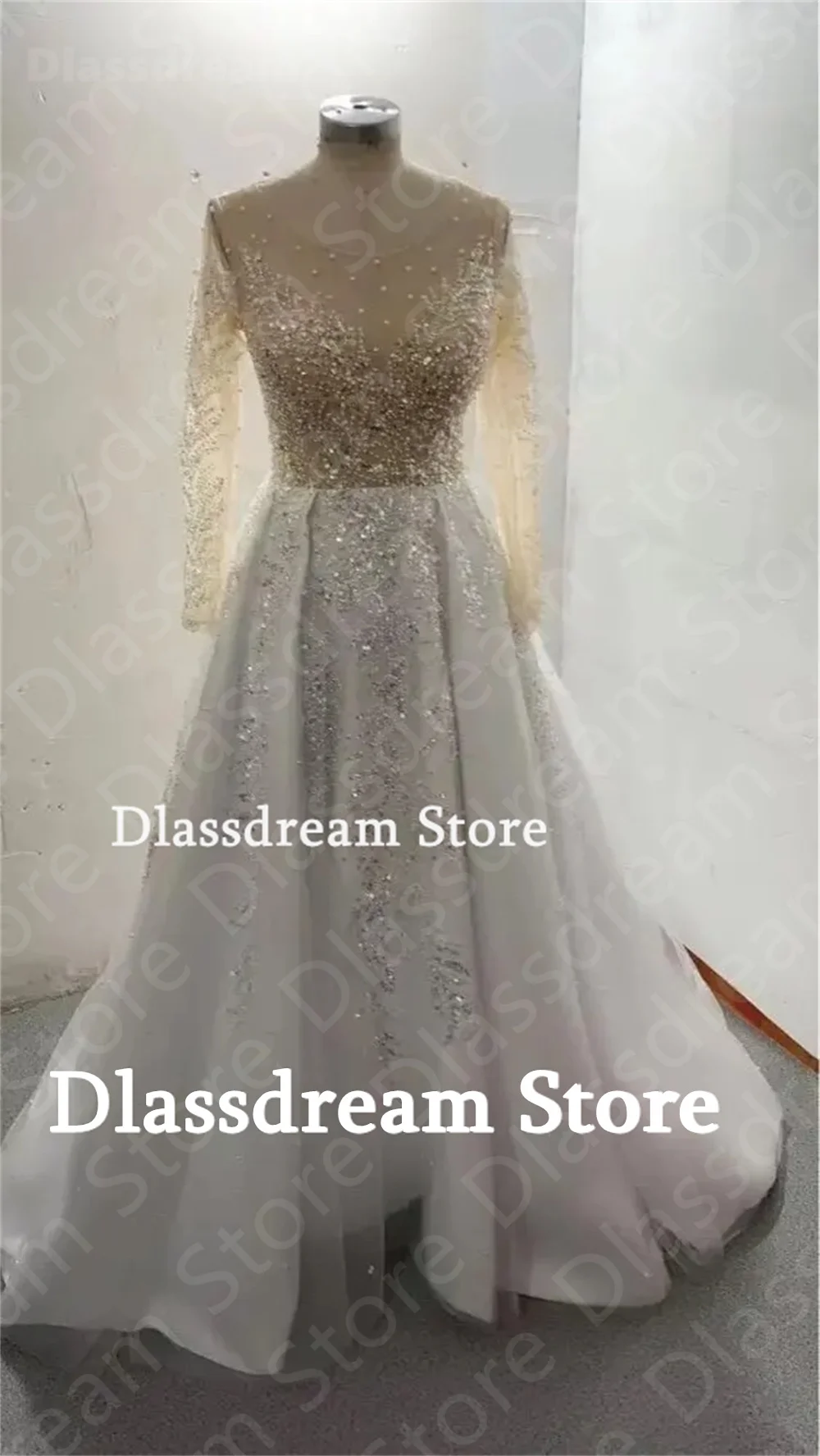 Sexy Luxury Wedding Dress O-Neck Long Sleeves Beads Appliques A-Line Bridal Gown Floor-Length Sweep Train Wedding Party Dress