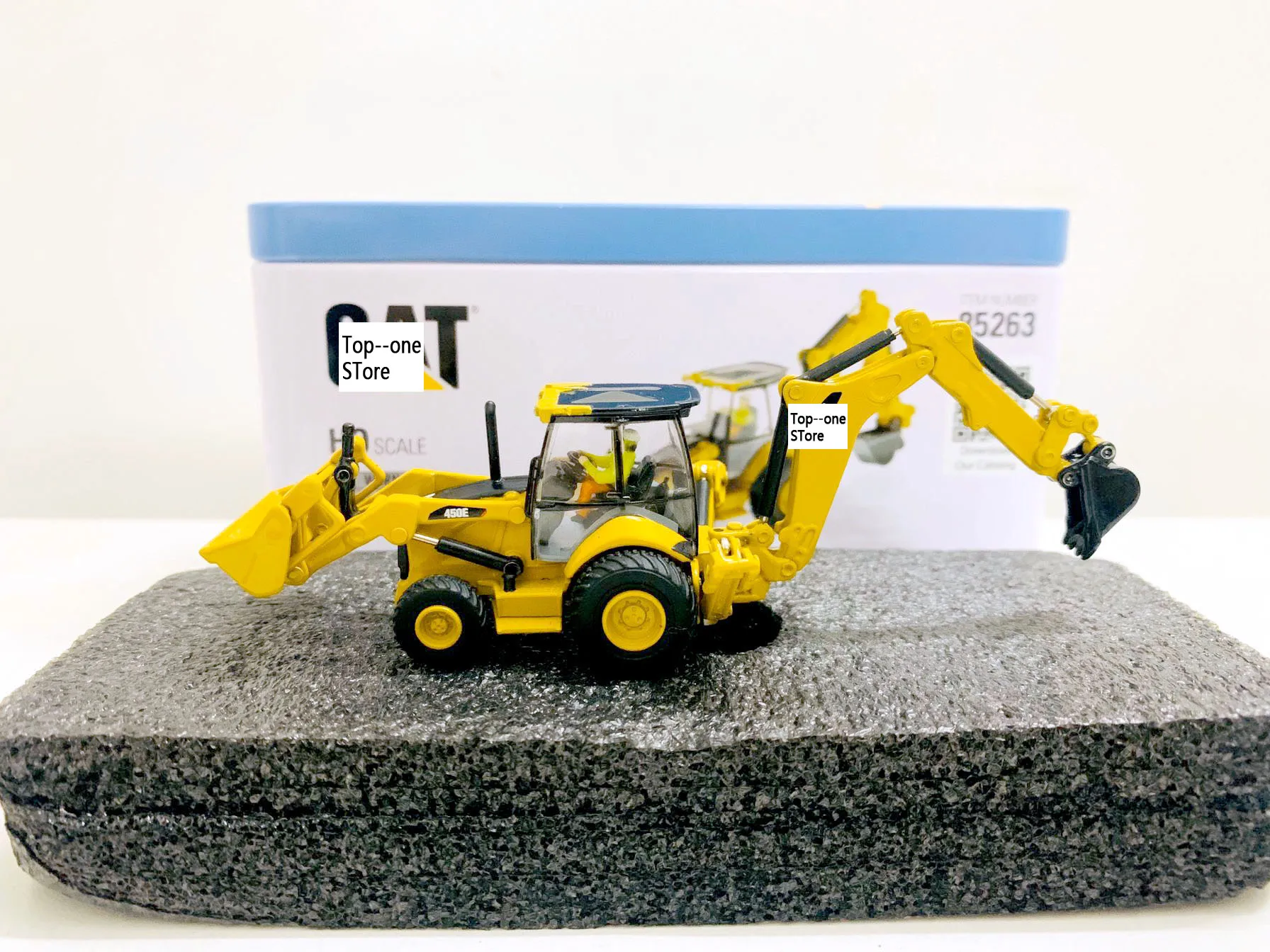 

450E Backhoe Loader 1:87 Ho Scale Metal Model By Diecast Masters 85263 NEW