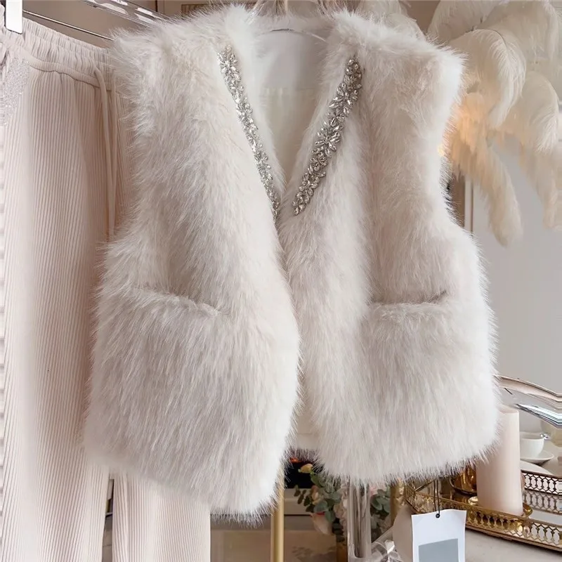 New Fake Fur Vest for Women Autumn Winter New Hairy Shoulder Vest with Diamond Inlaid Design Thickened Warm Fashion V-Neck