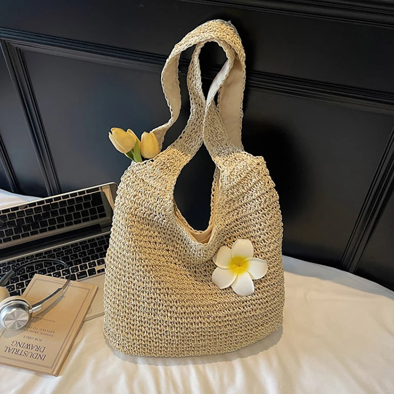 

Summer Beach Straw Woven Large Capacity Ladies Shoulder Bag Fashion Hand Woven Design for Resort Casual Outerwear
