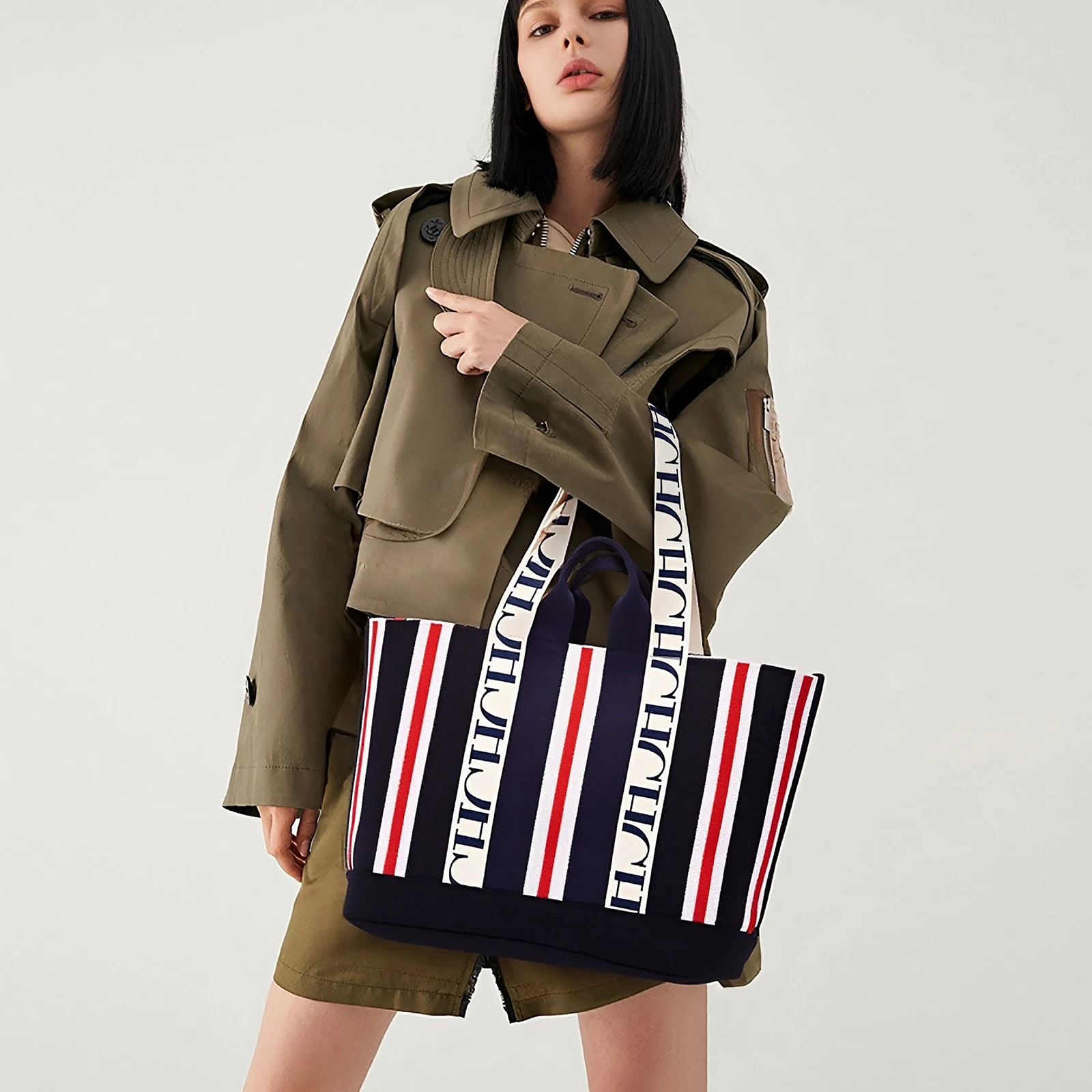 

Large Capacity Woven Material Shopping Holiday Handbag Fashion Classic Retro Stripe Decoration Shoulder Bag