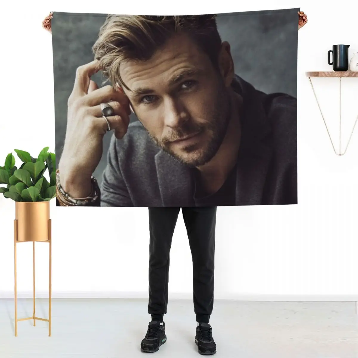 

chris hemsworth Throw Blanket Soft Breathable Blanket for Night Sleeping
