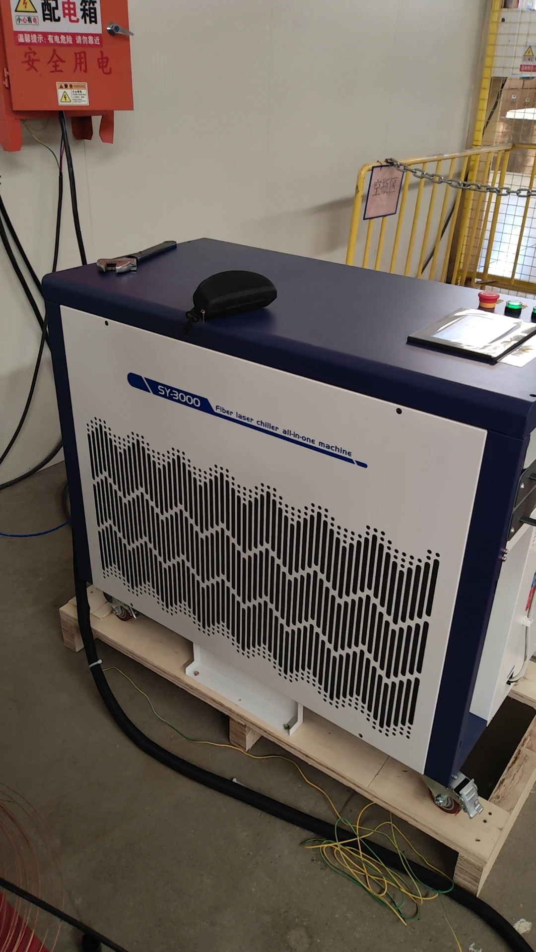 Small Pulse Efficient Convenient 1000W 1500W 2000w  Laser  Cleaning Machine for Multiple Metal