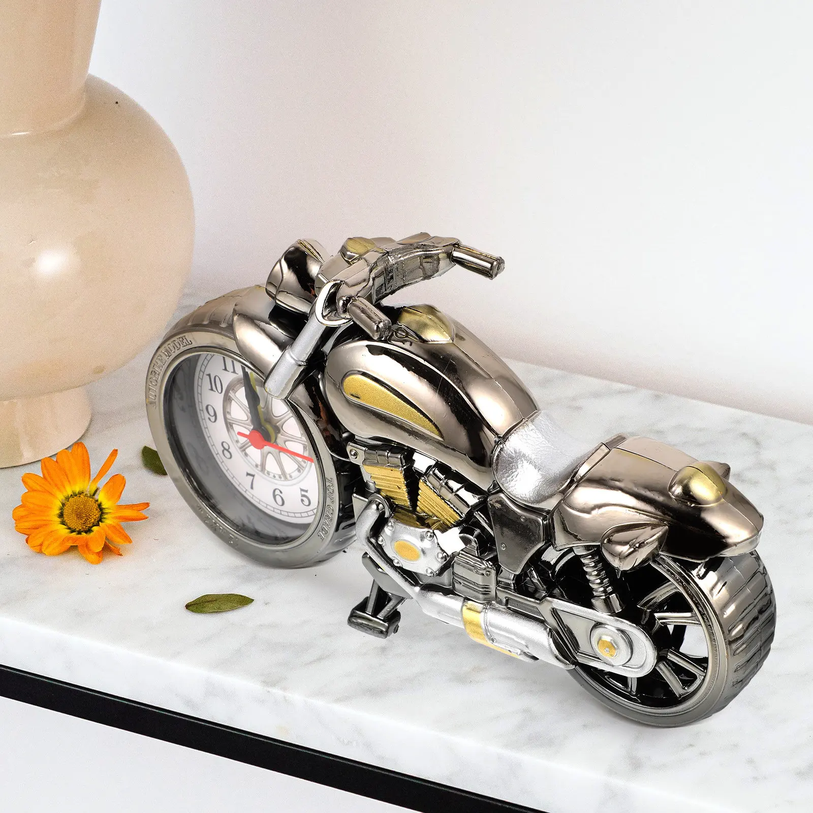 1Pcs Creative Motorcycle Design Tabletop Clock Quartz Movement Retro Alarm Clock for Home Office Bedroom Living Room Desktop