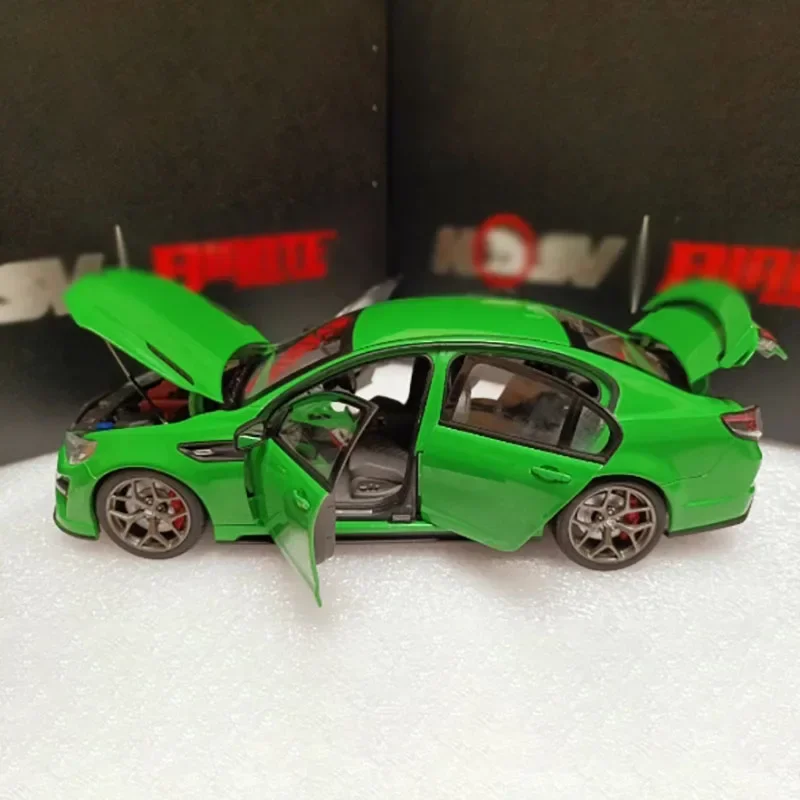 Diecast Alloy 1:18 Scale Holden HSV GTSR HERON Green Simulation Sedan Model Collection Display Ornament Toy Gift-No certificate